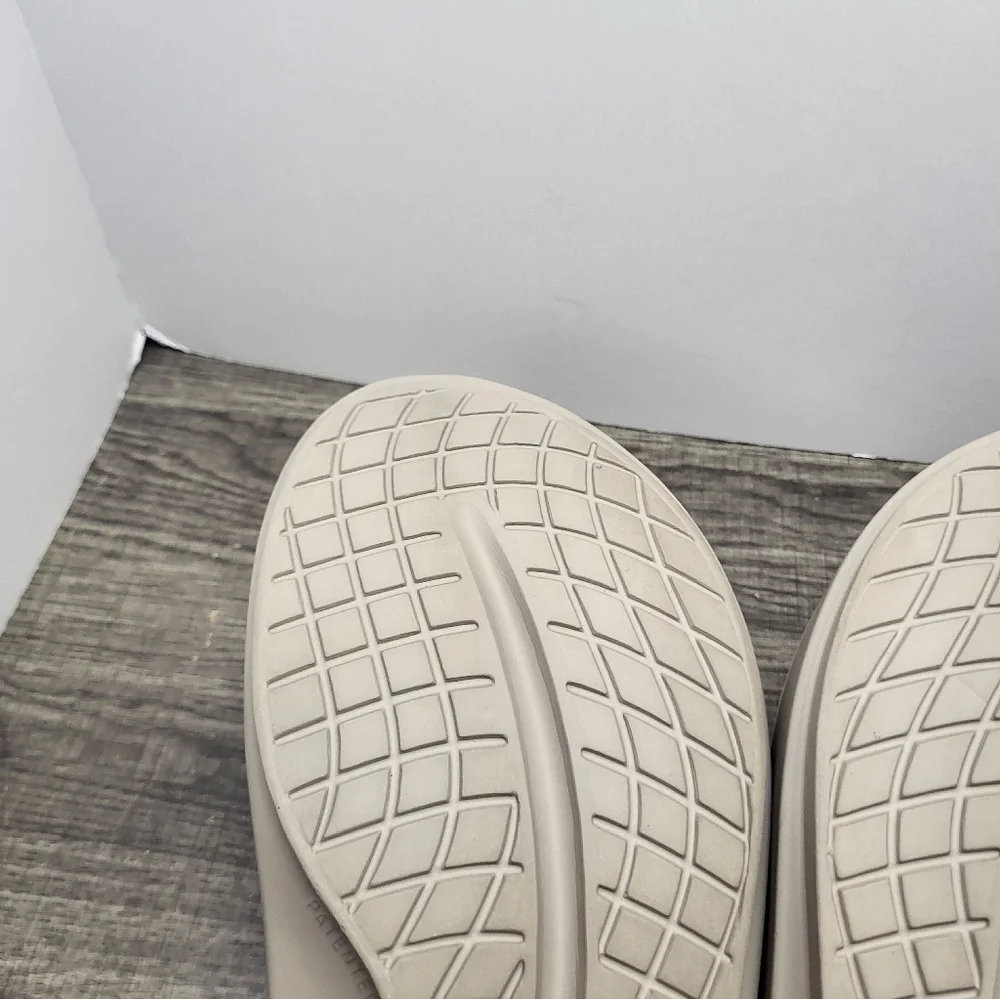 Oofos OOahh Mens Size 11 Recovery Slip-On Slides Beach Sandals Tan_8